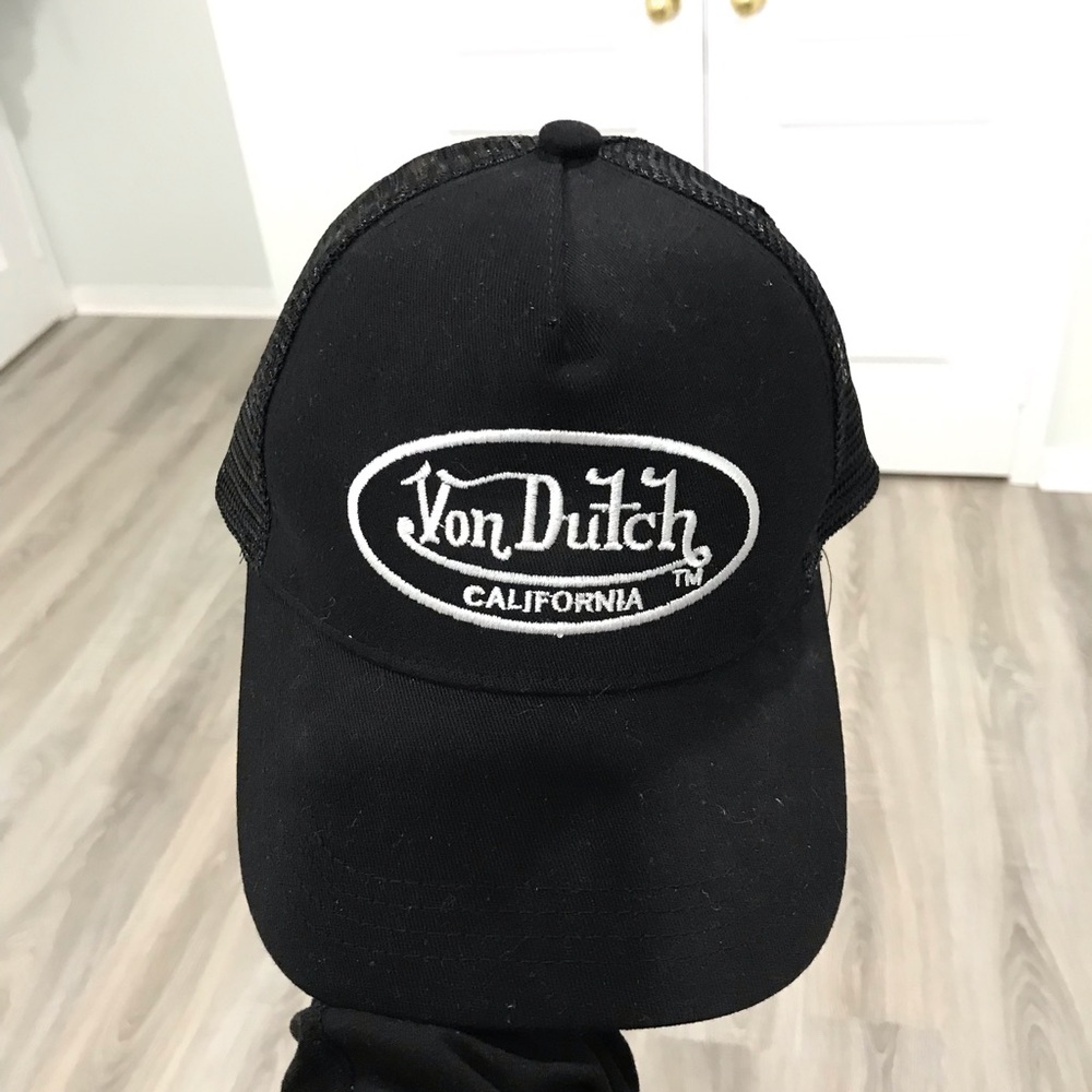 Von Dutch hat